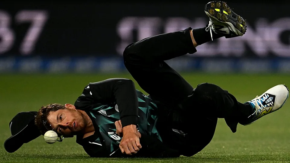 Santner Blames Fielding Blunders, Not Batting, In India's Chasing Victory